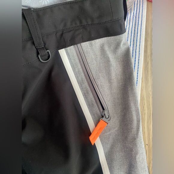 Fabletics Womens Snow Ski Pants Black/ Gray Sz 8 Lined  Kick Flare Zipper - Picture 8 of 17